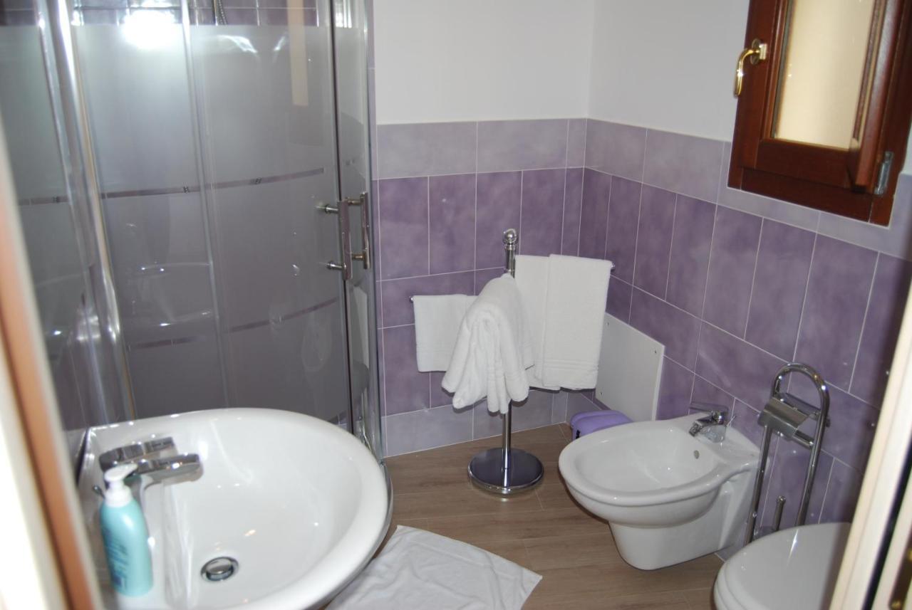 B&B Colti Di Rosa Castelsardo Habitación foto
